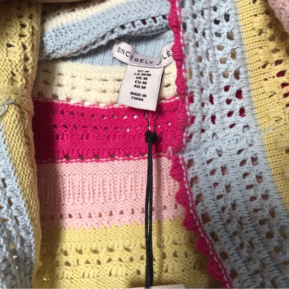 🍒3/$25 NWT Colorful knit top - Picture 3 of 3